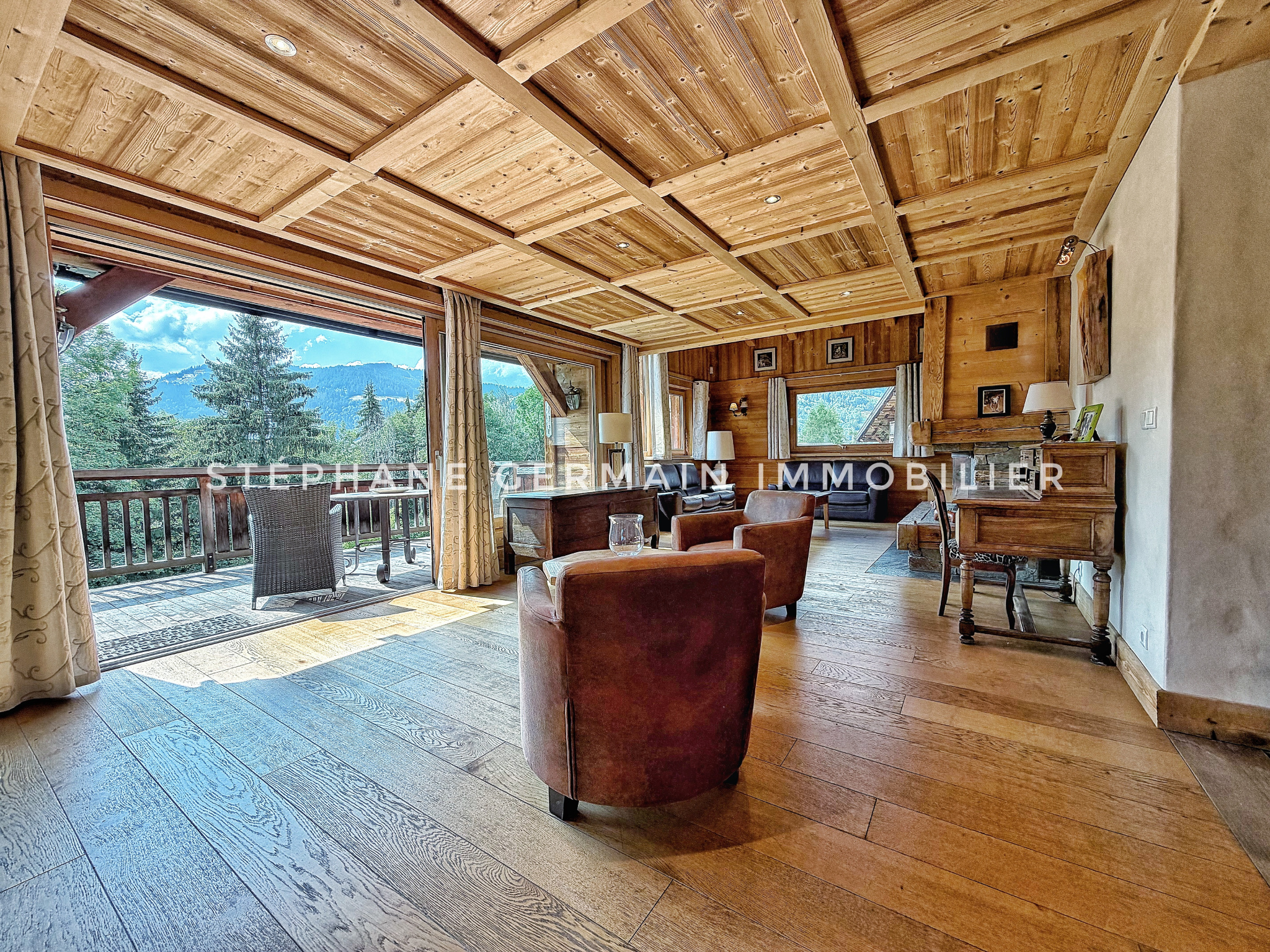 MEGÈVE CENTRE   DUPLEX DE CHARME   RETOUR SKIS AUX PIED   AU CALME